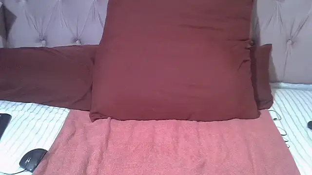 SweetMellowX1 online show from September 9, 2025, 2:54 am
