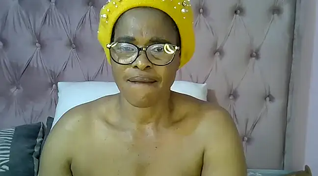 SweetMellowX1 online show from March 16, 2025, 12:22 pm