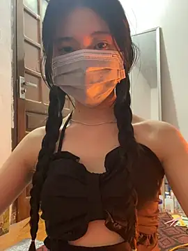 Snapshot of -hanime- chatting on January 15, 2025, 12:58 pm -hanime- online show from January 15, 2025, 12:58 pm