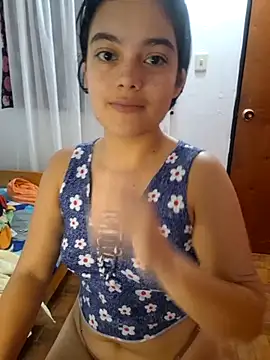 littlemelii online show from April 20, 2026, 7:04 pm