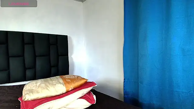 Snapshot of Aurora_doll23 chatting on April 28, 2026, 8:02 pm Aurora doll23 online show from April 28, 2026, 8:02 pm