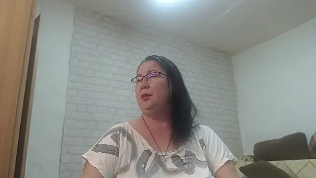 EmmaSquirt online show from February 13, 2026, 9:15 pm