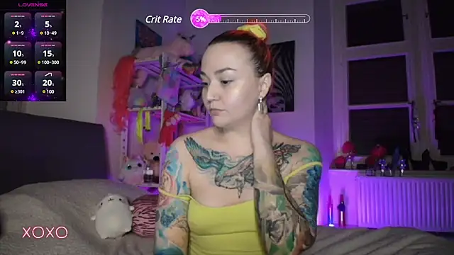 PinkHurricaneOfficial online show from February 17, 2025, 9:54 pm