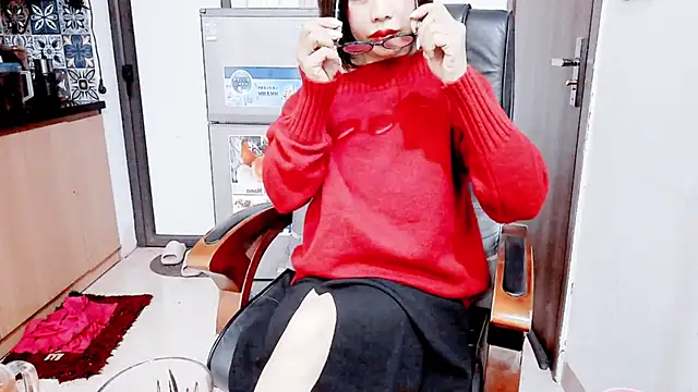 Miu-Le online show from December 21, 2025, 2:41 pm