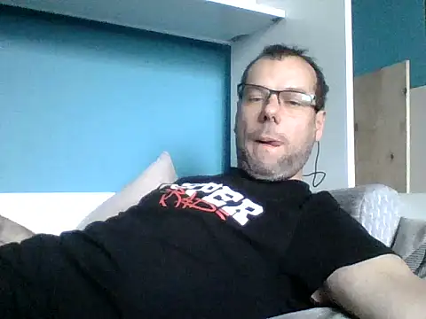 Snapshot of SEBIX-35 chatting on November 21, 2025, 8:35 am SEBIX-35 online show from November 21, 2025, 8:35 am