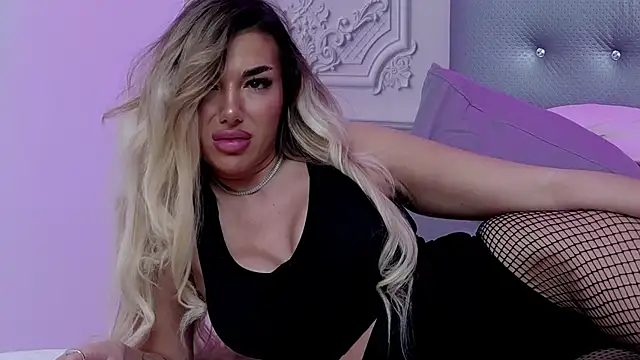 Snapshot of ClaraHazel chatting on March 21, 2025, 4:40 pm ClaraHazel online show from March 21, 2025, 4:40 pm