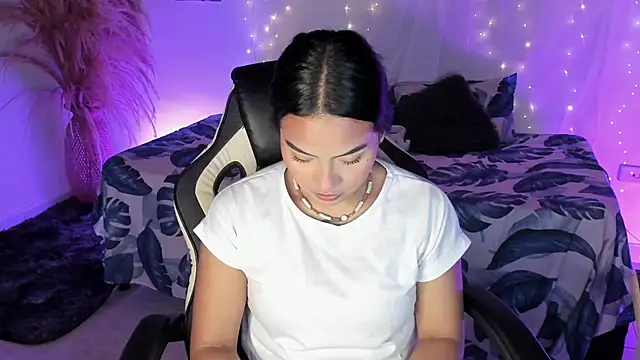 Riana Kean online show from March 29, 2026, 1:29 am