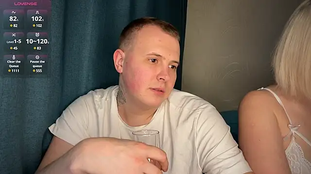 Snapshot of MrMrsRight chatting on February 11, 2025, 5:07 pm MrMrsRight online show from February 11, 2025, 5:07 pm