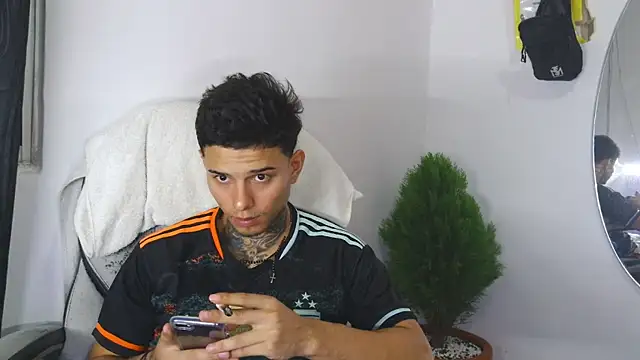 Skartoliver online show from September 22, 2025, 10:49 pm
