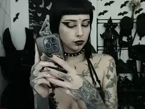 n0sferatus   online show from April 29, 2026, 2:49 am