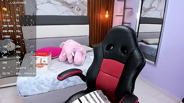 CATIAJONES online show from October 17, 2025, 6:53 pm