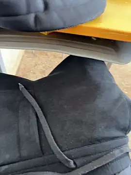 Snapshot of Black-mamba-madingo chatting on October 18, 2025, 10:17 am Black-mamba-madingo online show from October 18, 2025, 10:17 am