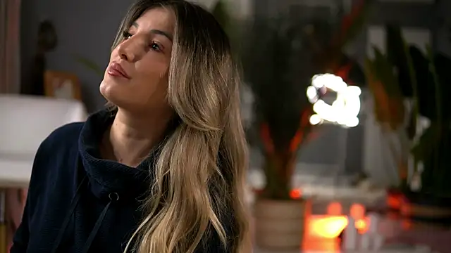 Snapshot of KellyMathews chatting on December 16, 2025, 11:53 pm KellyMathews online show from December 16, 2025, 11:53 pm