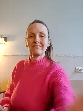 Evelina cute online show from April 28, 2026, 3:49 pm