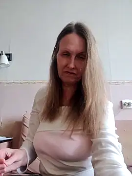 Evelina cute online show from April 24, 2026, 9:44 am