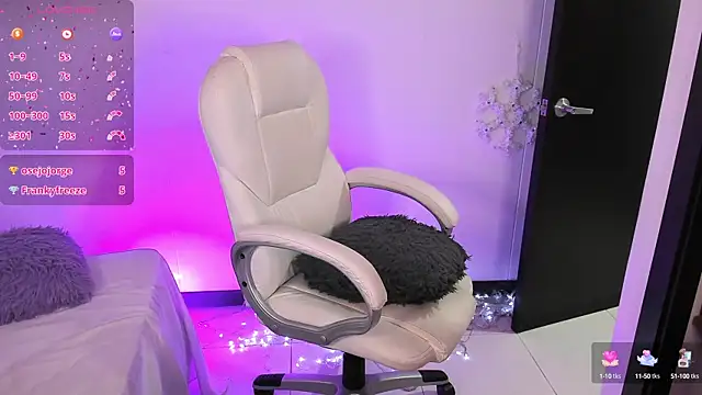 Snapshot of nyna_1 chatting on March 8, 2025, 10:45 pm nyna 1 online show from March 8, 2025, 10:45 pm