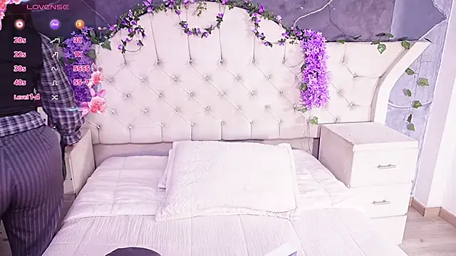 AmberGreyy  online show from May 22, 2026, 8:51 pm