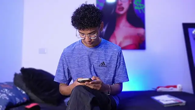 harrytwink18 online show from December 30, 2024, 1:25 pm