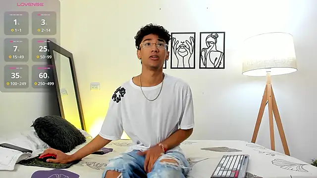 harrytwink18 online show from January 8, 2026, 7:31 pm