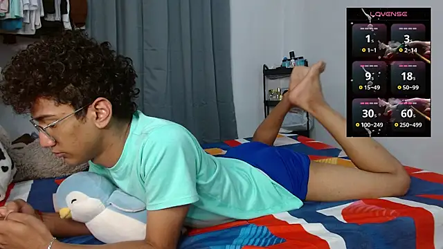 harrytwink18 online show from February 5, 2026, 9:27 am