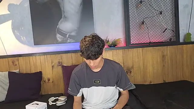 andrewortix online show from February 26, 2026, 4:12 am