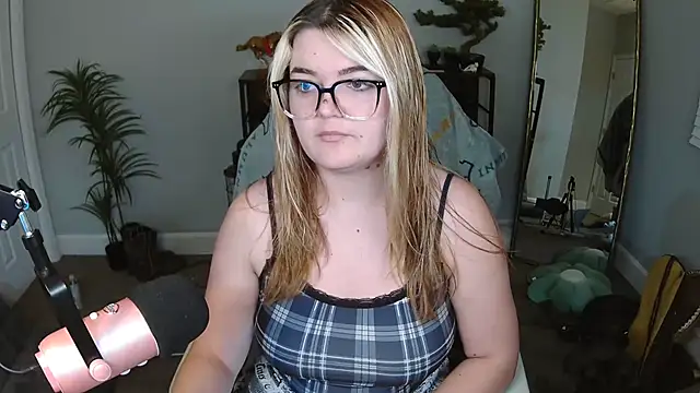 rodeobrii online show from February 20, 2026, 1:24 am