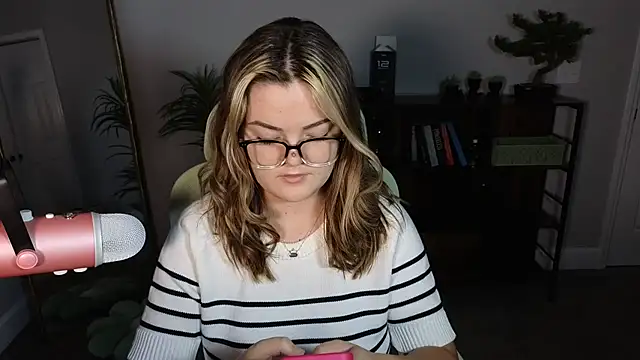 rodeobrii online show from October 10, 2025, 1:28 am