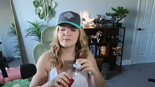 rodeobrii online show from October 28, 2025, 9:14 pm