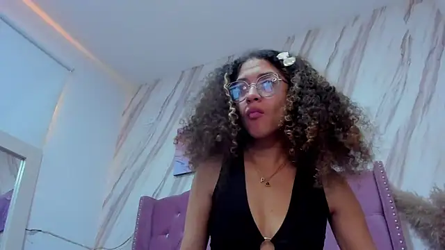 Hanna Corne online show from December 28, 2024, 2:53 pm