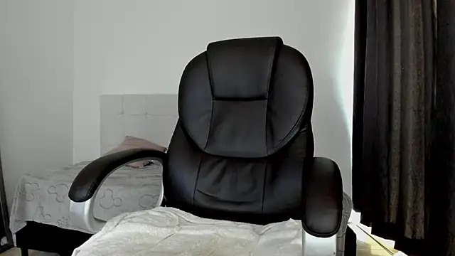 Teilor Creed online show from November 24, 2025, 6:52 pm