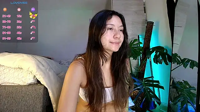 Snapshot of HelennaMoon_ chatting on June 20, 2026, 2:44 pm HelennaMoon online show from June 20, 2026, 2:44 pm