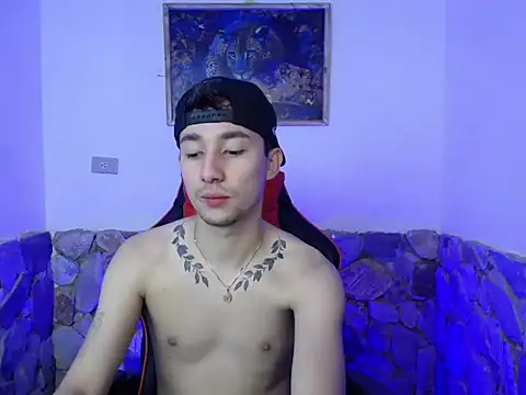 Snapshot of SebasstianGrand chatting on November 14, 2025, 2:43 pm SebasstianGrand online show from November 14, 2025, 2:43 pm