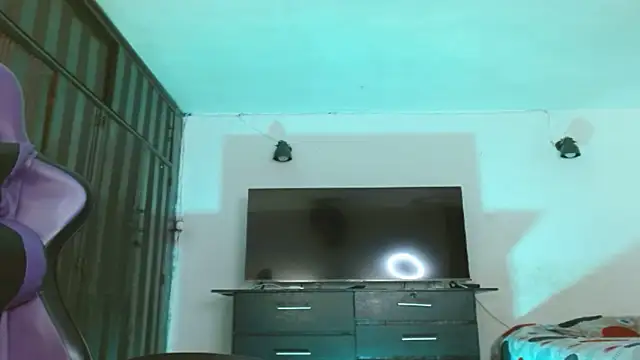 Snapshot of engielphoenis14 chatting on May 6, 2026, 10:47 pm engielphoenis14 online show from May 6, 2026, 10:47 pm