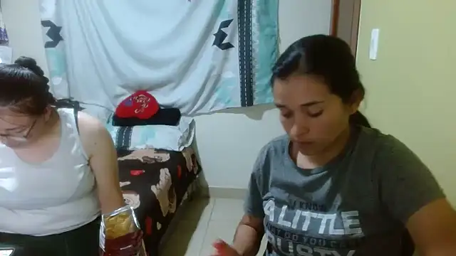 Snapshot of clayre_and_jill chatting on February 14, 2026, 4:34 am clayre and jill online show from February 14, 2026, 4:34 am