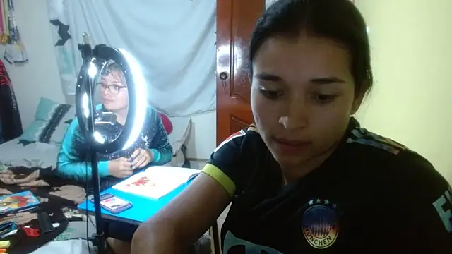 Snapshot of clayre_and_jill chatting on February 5, 2026, 6:15 pm clayre and jill online show from February 5, 2026, 6:15 pm