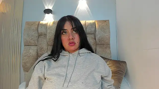 amatista  smith online show from October 17, 2025, 1:20 am