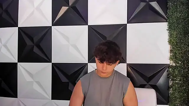 Dani cumboy online show from November 6, 2025, 1:59 pm