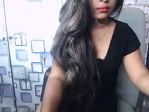Hot Naina- online show from December 3, 2024, 7:50 pm