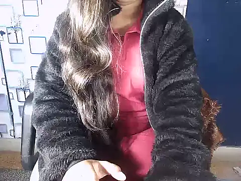 Hot Naina- online show from December 21, 2024, 2:47 pm