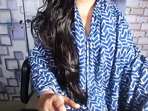 Hot Naina- online show from January 24, 2025, 3:02 pm