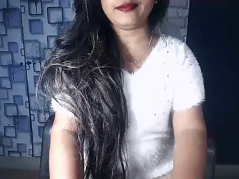 Hot Naina- online show from December 16, 2024, 4:49 pm