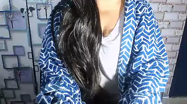Hot Naina- online show from January 23, 2025, 3:11 pm