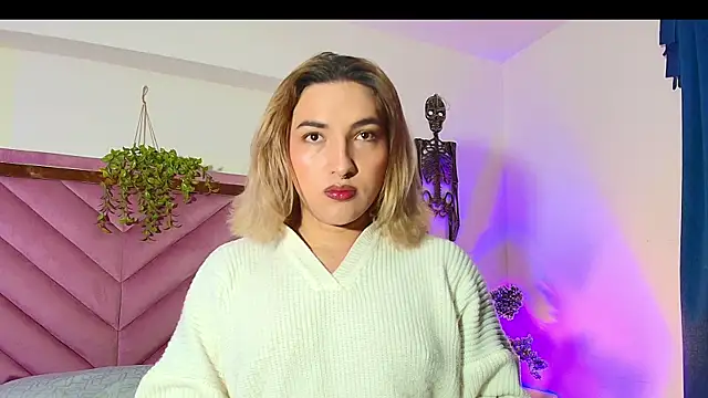 Snapshot of TomLondon_ chatting on October 9, 2025, 12:06 pm TomLondon online show from October 9, 2025, 12:06 pm