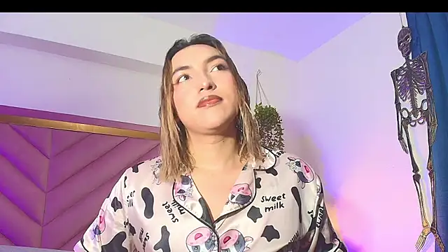 Snapshot of TomLondon_ chatting on November 7, 2025, 12:21 pm TomLondon online show from November 7, 2025, 12:21 pm