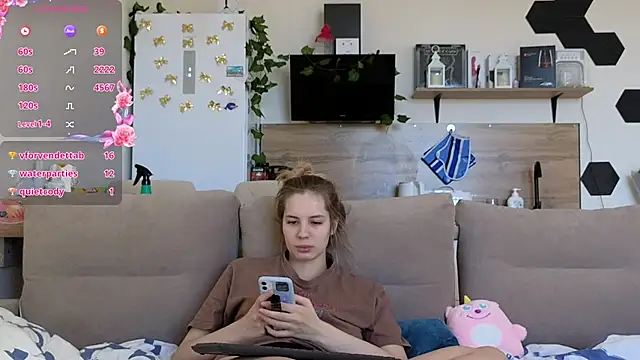 Girl alone home online show from March 16, 2025, 4:52 am