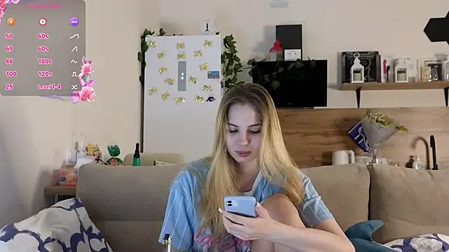 Girl alone home online show from March 8, 2025, 1:39 am
