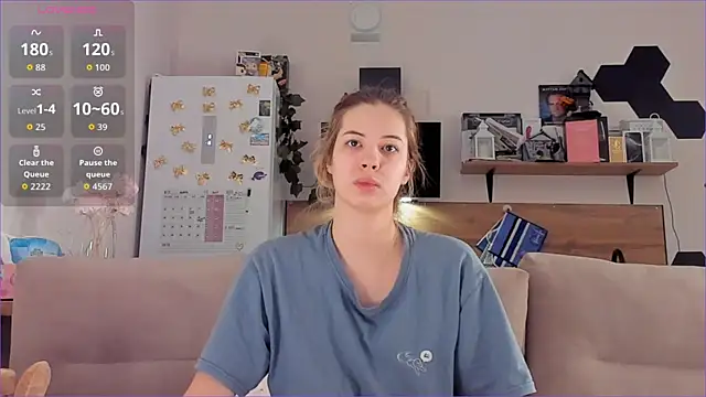 Girl alone home online show from November 21, 2025, 3:49 am