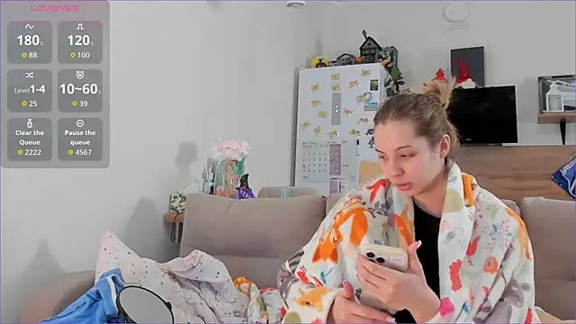 Girl alone home online show from February 19, 2026, 3:58 am