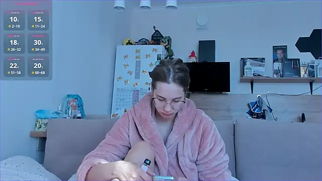 Girl alone home online show from April 13, 2026, 3:54 am