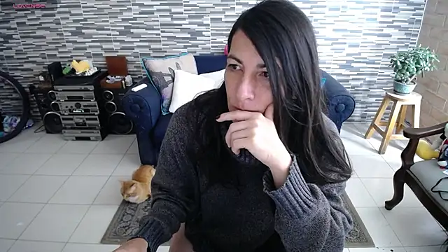 Snapshot of VioletaGomezCo chatting on May 15, 2026, 1:20 pm VioletaGomezCo online show from May 15, 2026, 1:20 pm